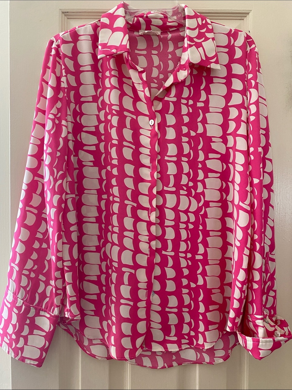 Before You Pink & White Geo-Pattern Button-Front Blouse
